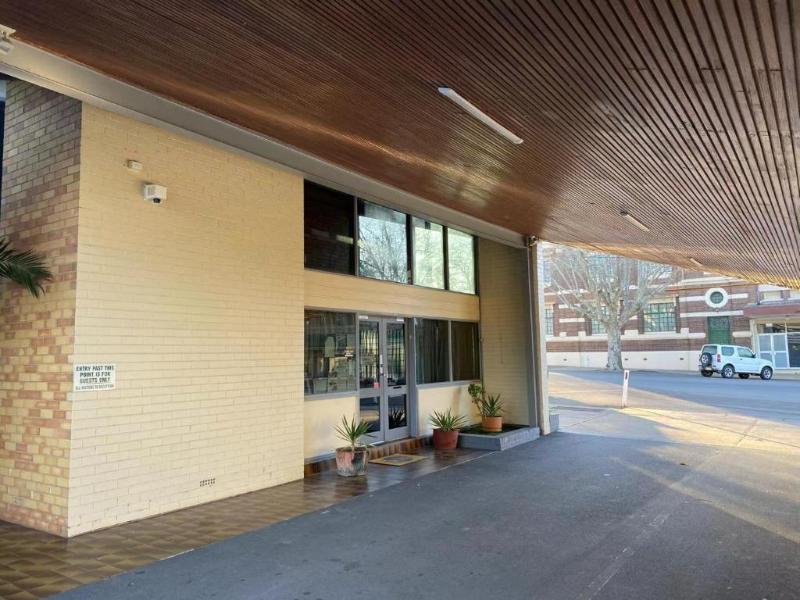 Gateway Motor Inn image