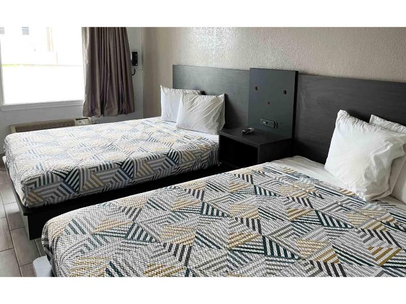 Motel 6 Cordele, GA image