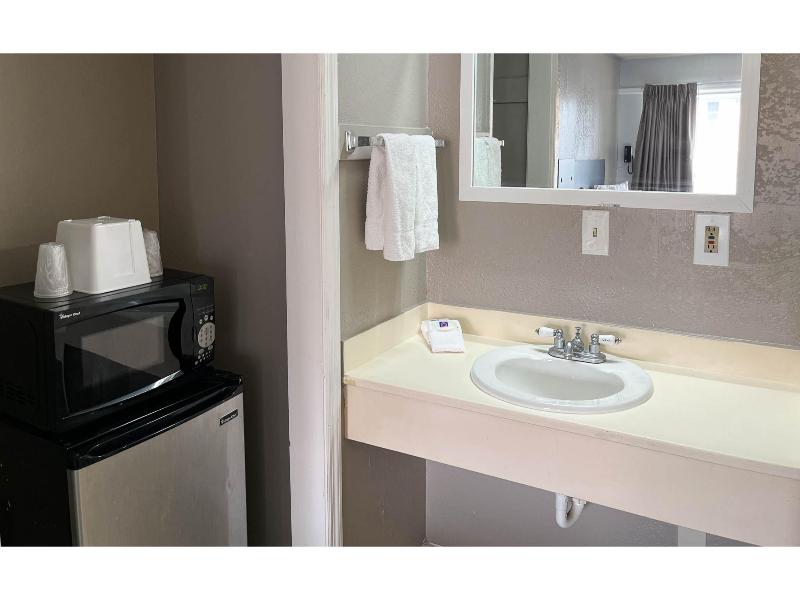Motel 6 Cordele, GA image