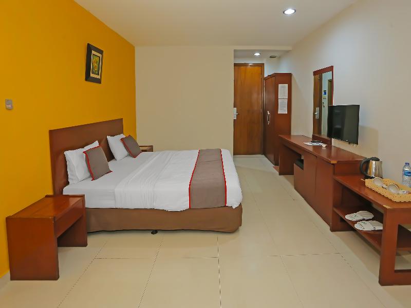 Townhouse Oak Hotel Fiducia Pasar Minggu image