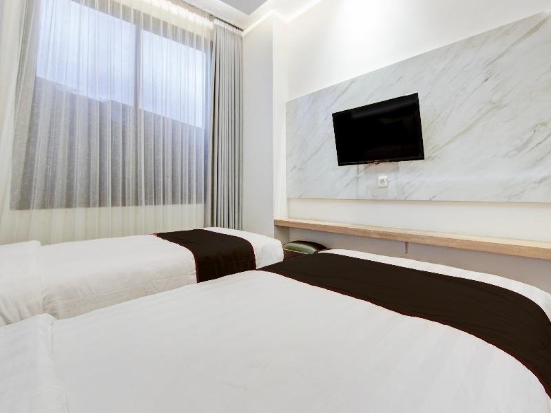 Townhouse Oak Near The Park Mall Semarang image