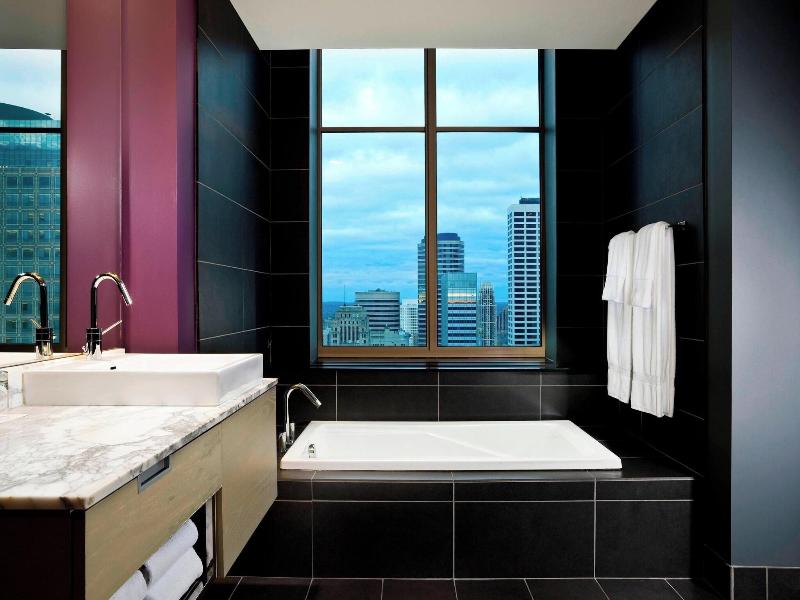 SUITE KING SIZE BED
