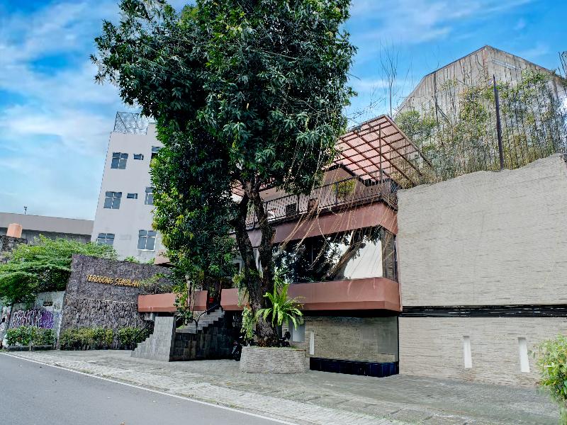 Collection O Near Mrt Cipete Raya image