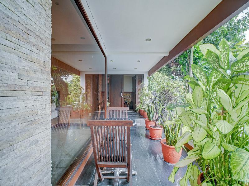 Collection O Near Mrt Cipete Raya image