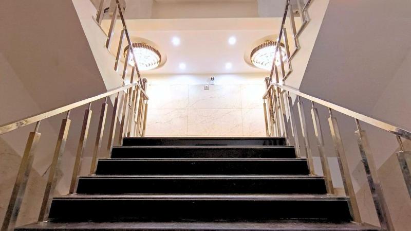White Panda Hotel Royal Inn image