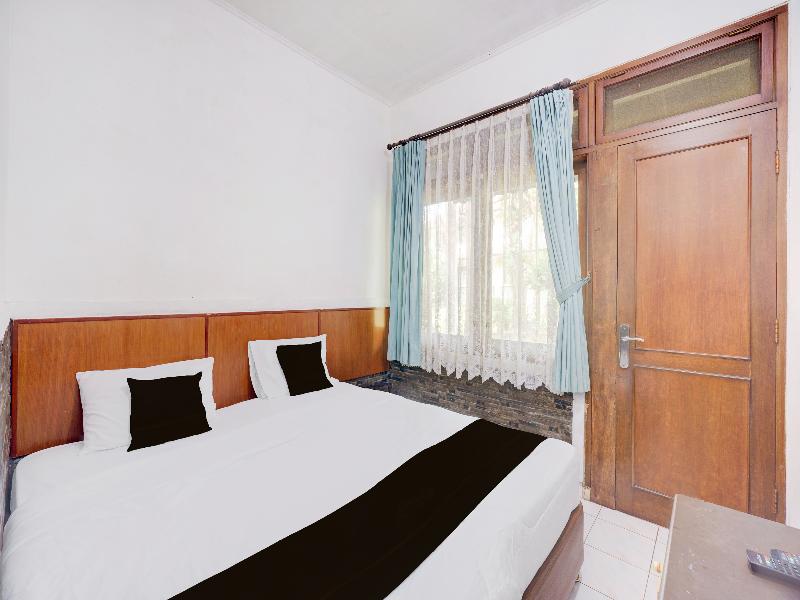 Hotel O Bogor Near Taman Safari image