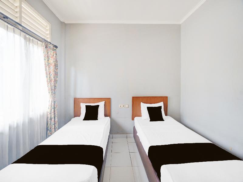 Hotel O Bogor Near Taman Safari image