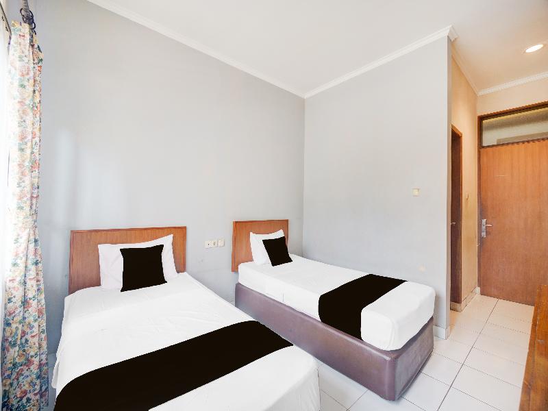 Hotel O Bogor Near Taman Safari image