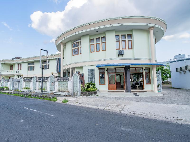 Collection O Tasikmalaya Near Stadium Wiradadaha — general view
