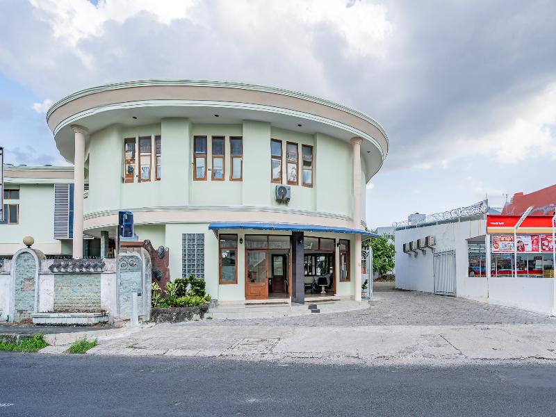 Collection O Tasikmalaya Near Stadium Wiradadaha — exterior view