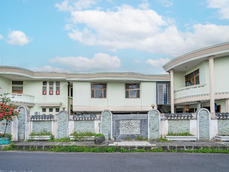 Collection O Tasikmalaya Near Stadium Wiradadaha — general view