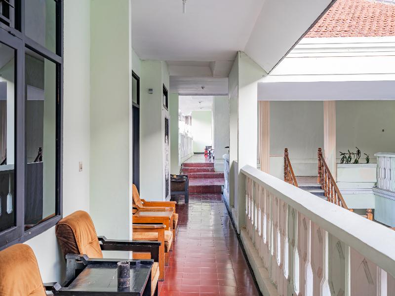 Collection O Tasikmalaya Near Stadium Wiradadaha — view