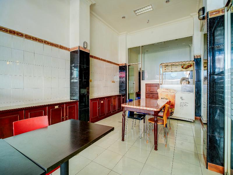 Hotel O Depok Near Bhayangkara Brimob Hospital image