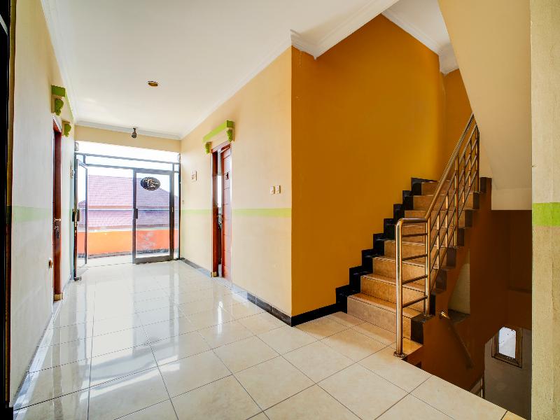 Hotel O Depok Near Bhayangkara Brimob Hospital image