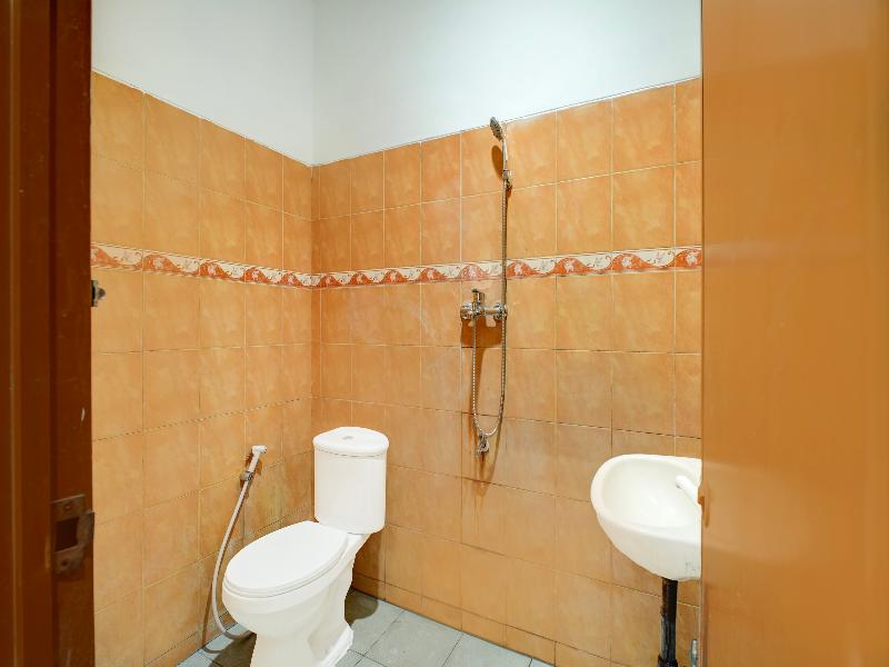 Hotel O Depok Near Bhayangkara Brimob Hospital image
