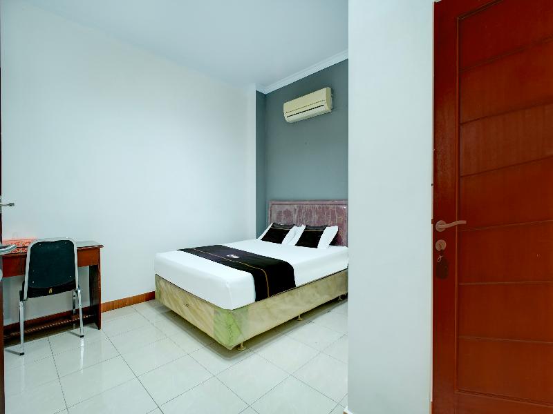 Hotel O Depok Near Bhayangkara Brimob Hospital image