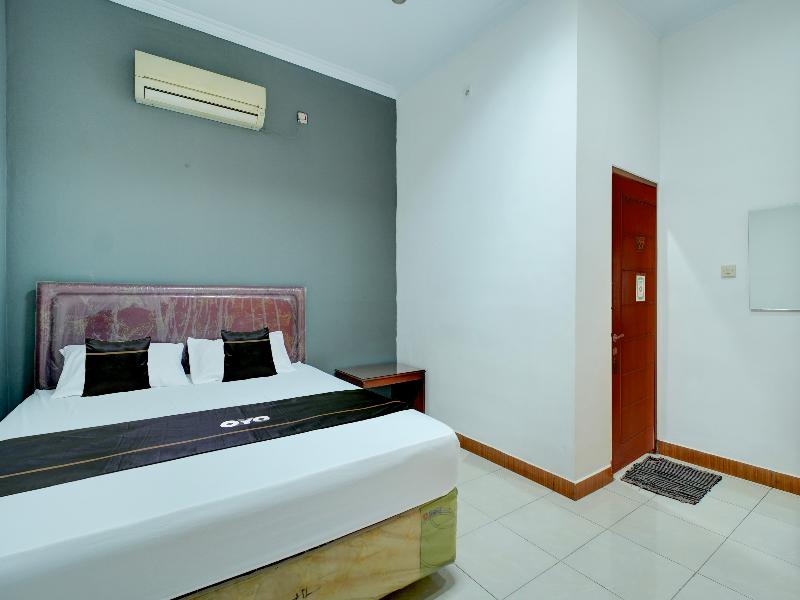 Hotel O Depok Near Bhayangkara Brimob Hospital image