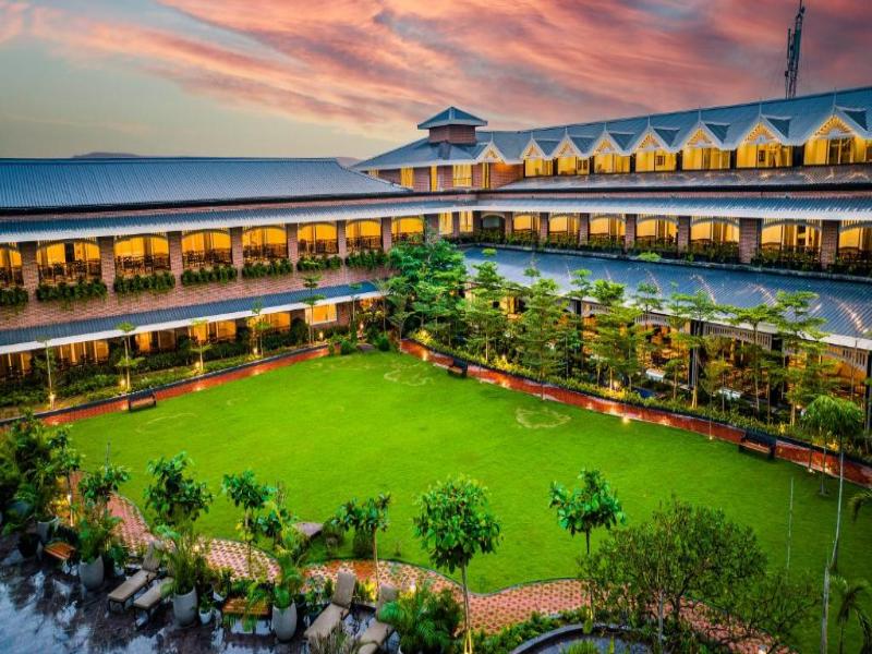 Mayfair Oasis Resort & Convention image