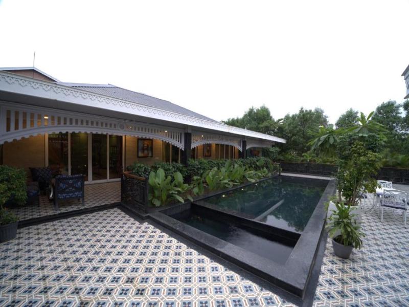Mayfair Oasis Resort & Convention image