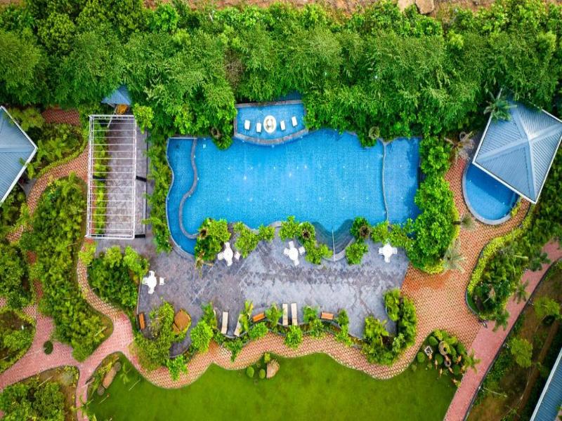 Mayfair Oasis Resort & Convention image