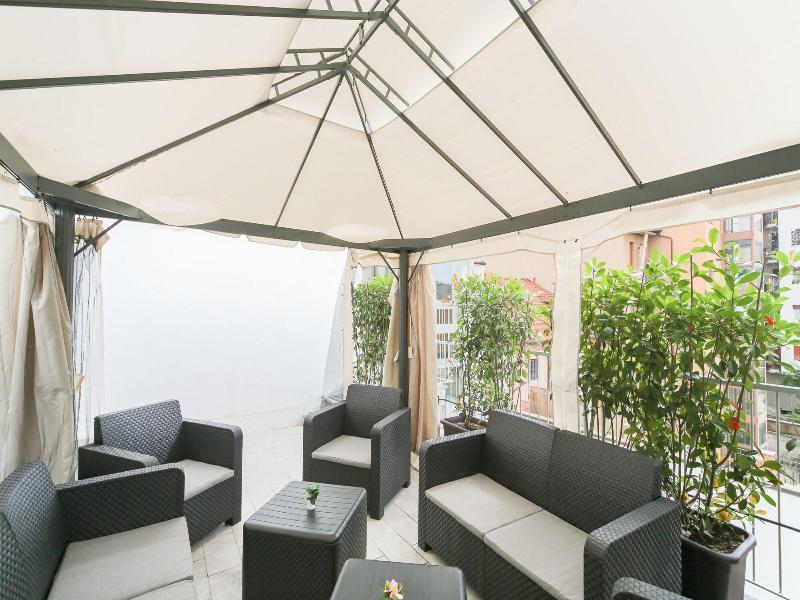 Khl Apartments image