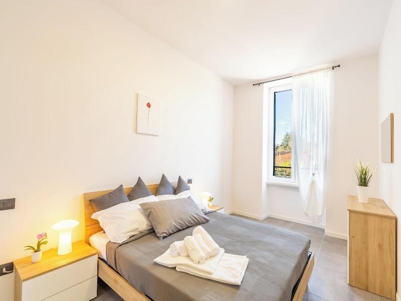 Khl Apartments image