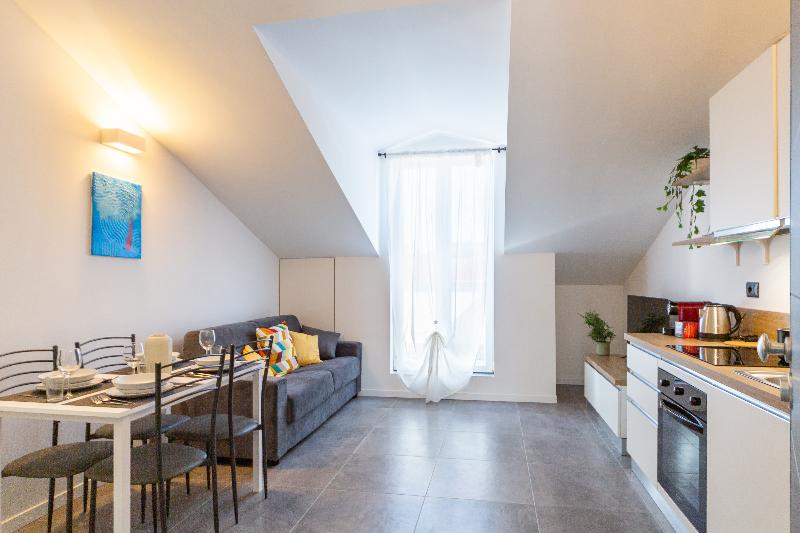 Khl Apartments image
