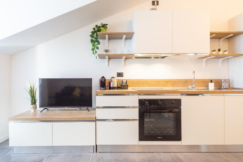 Khl Apartments image
