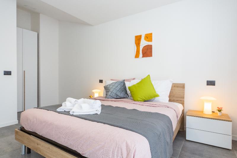 Khl Apartments image