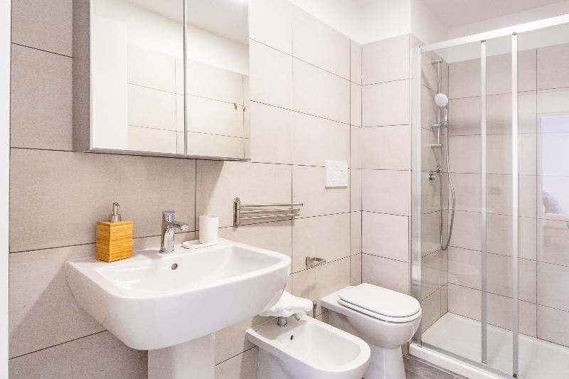 Khl Apartments image