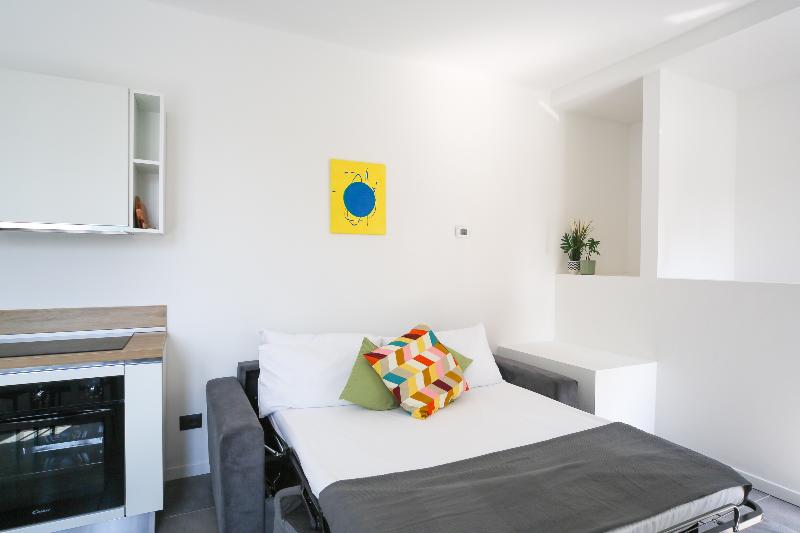 Khl Apartments image