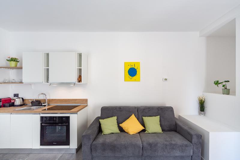 Khl Apartments image