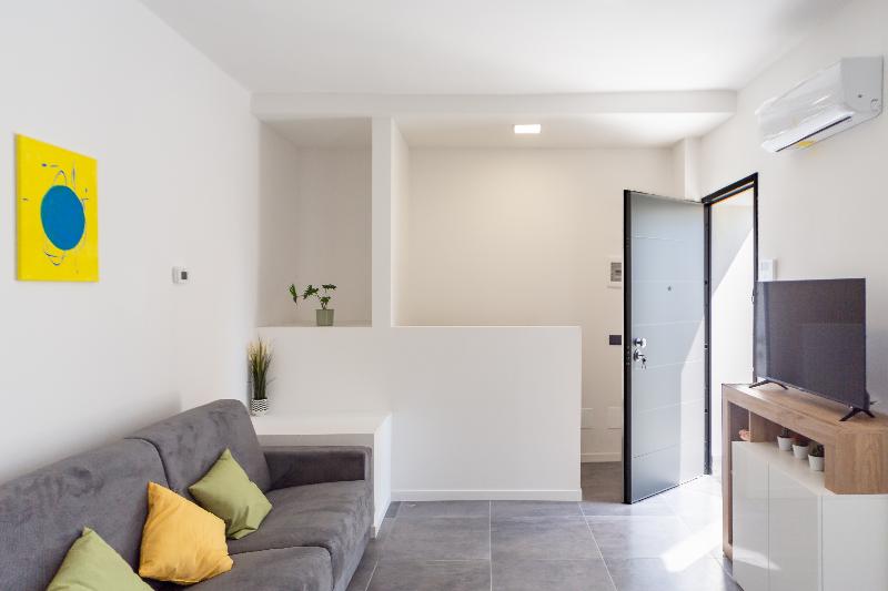 Khl Apartments image