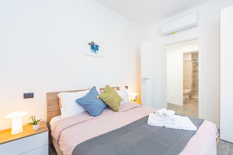 Khl Apartments image