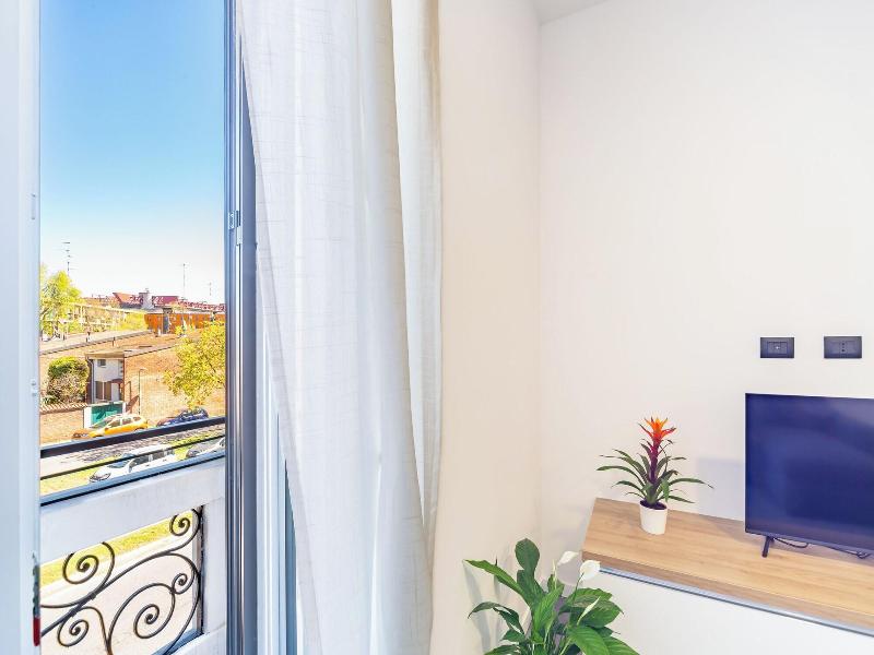 Khl Apartments image