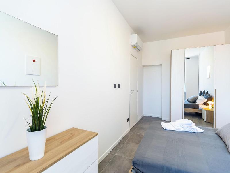 Khl Apartments image