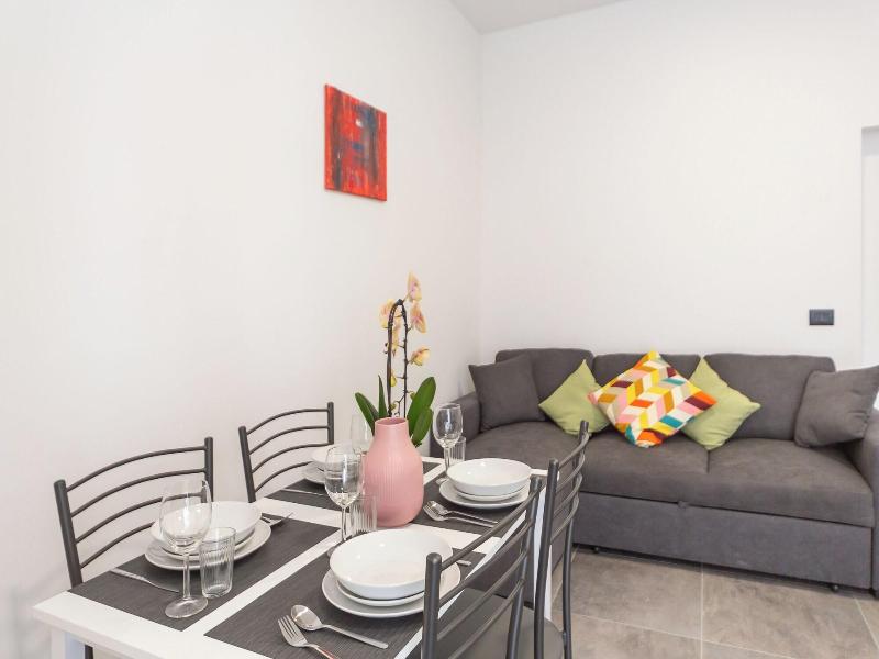 Khl Apartments image