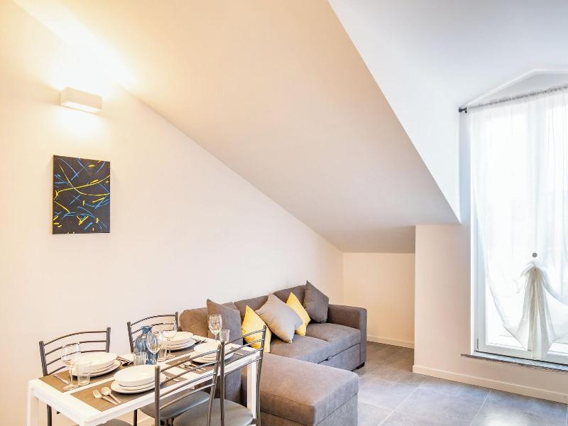 Khl Apartments image