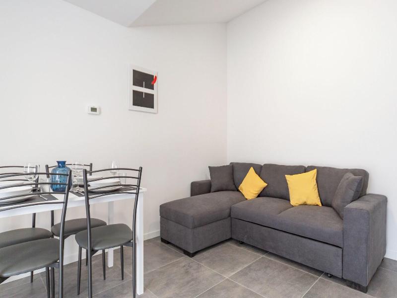 Khl Apartments image