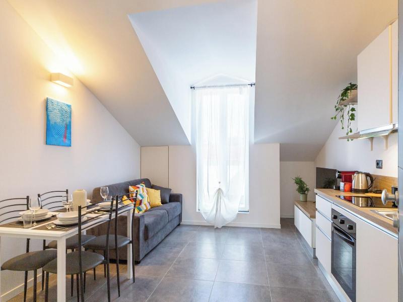 Khl Apartments image