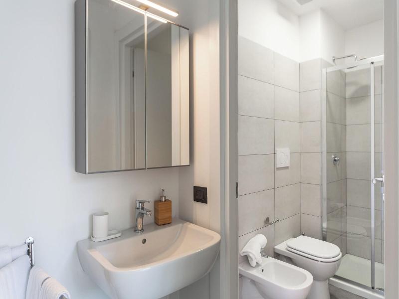 Khl Apartments image