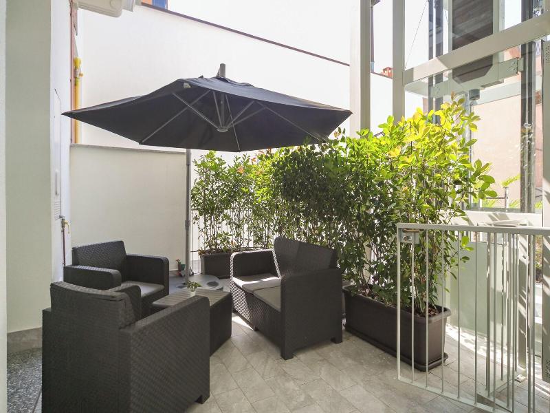 Khl Apartments image