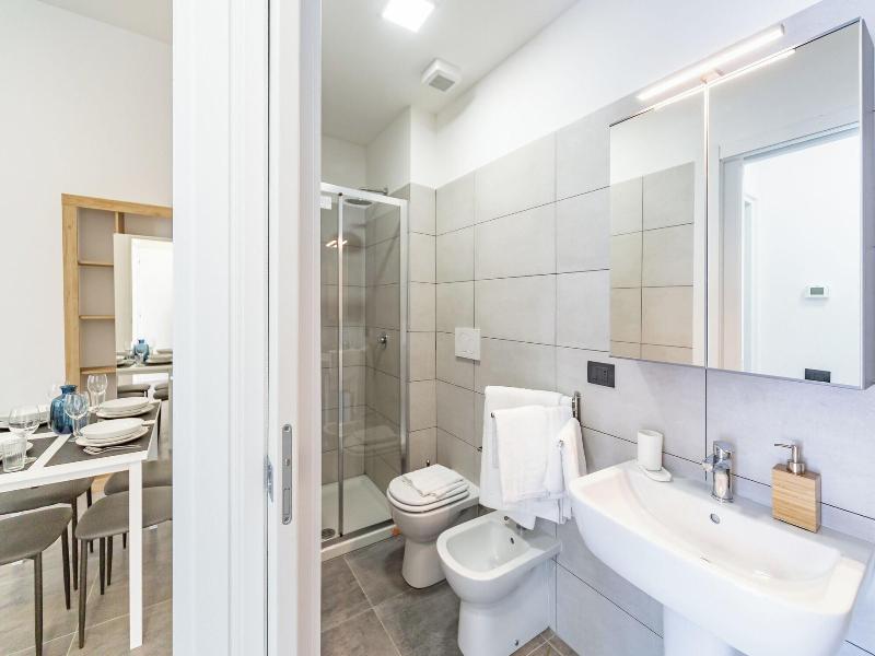 Khl Apartments image