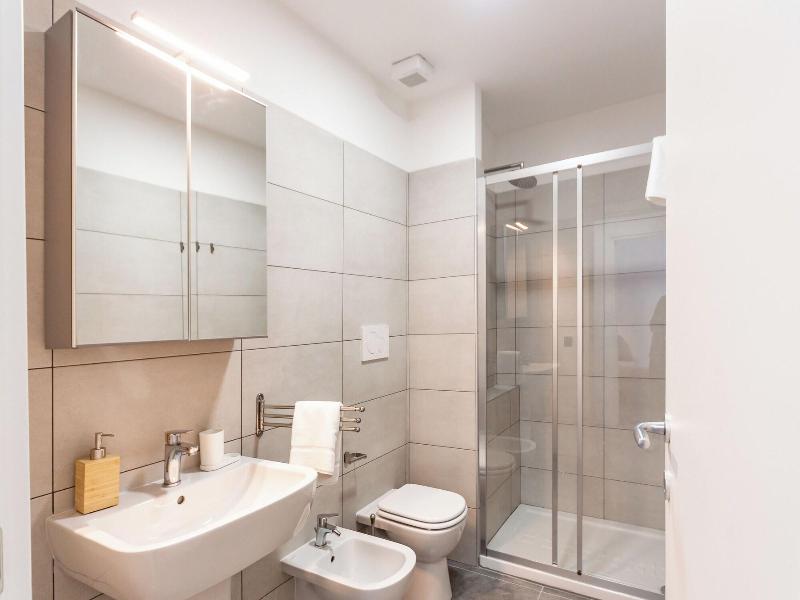 Khl Apartments image