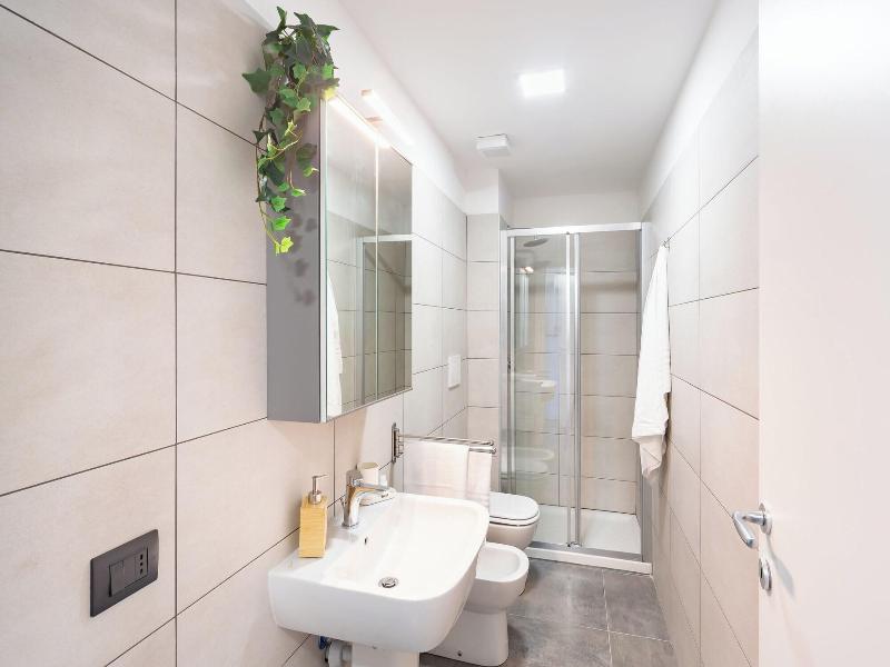 Khl Apartments image