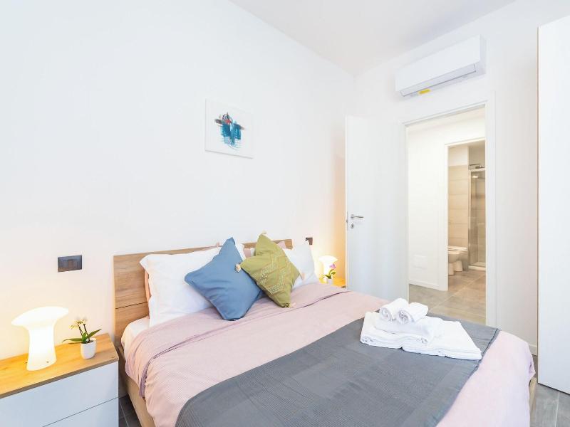 Khl Apartments image