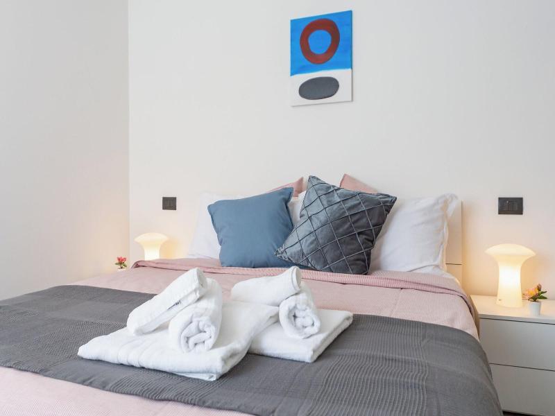 Khl Apartments image