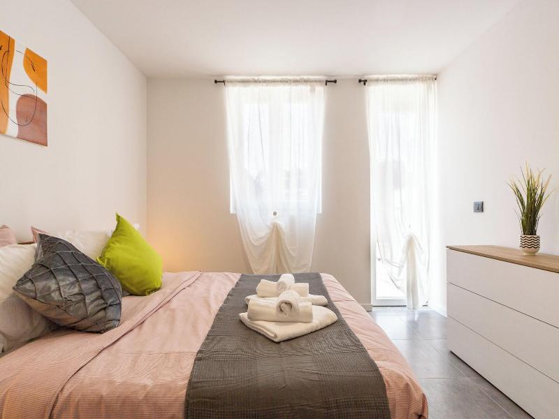 Khl Apartments image