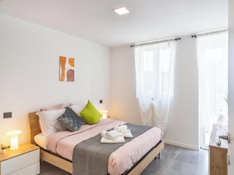 Khl Apartments image