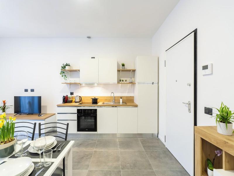 Khl Apartments image